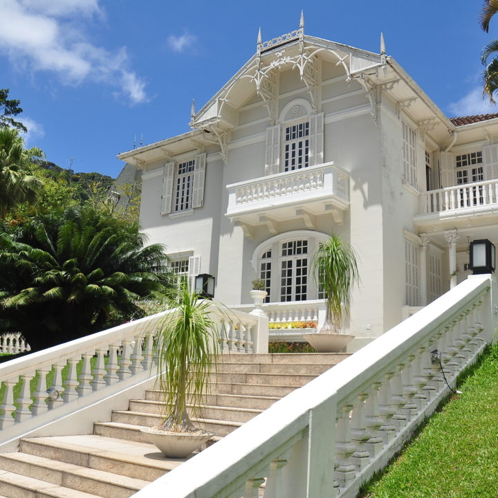 Mansão construída em 1920, Obra de arte arquitetônica na cidade do Rio de Janeiro